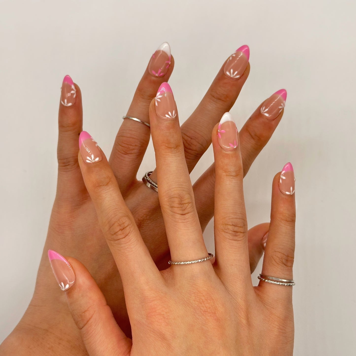 Pink Petal Press On Nails – French Tip Stiletto